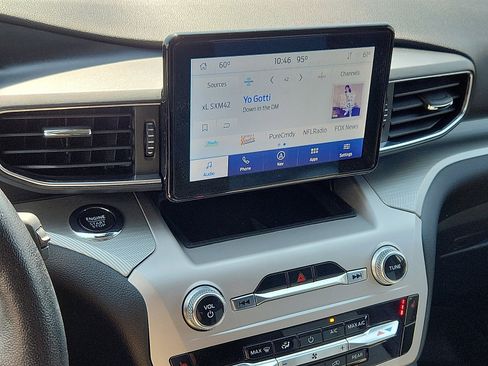 Certified 2022 Ford Explorer XLT w/ Equipment Group 202A image 18