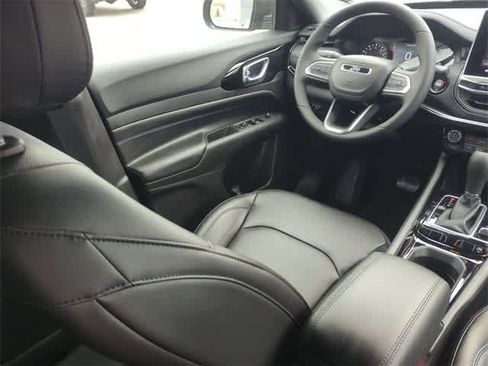 New 2026 Jeep Compass Limited image 9