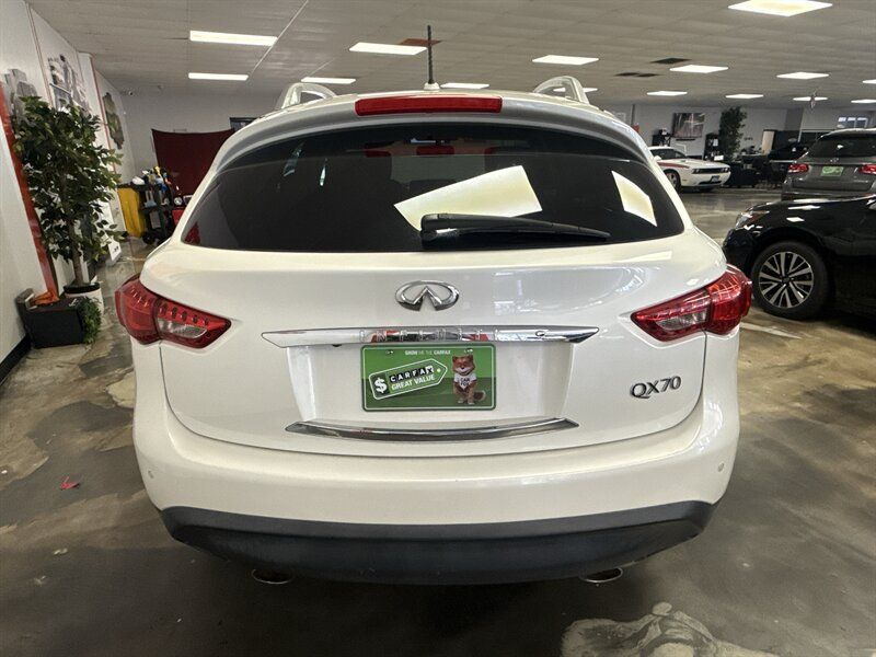 Used 2017 INFINITI QX70 AWD w/ Premium Package image 6