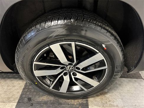 Certified 2022 Volkswagen Atlas SE image 15