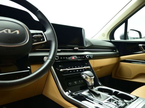 Certified 2022 Kia Carnival EX image 57