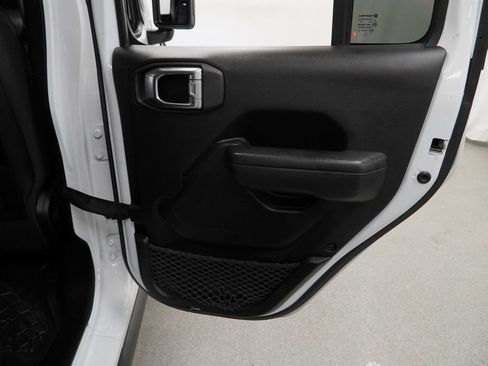 Used 2022 Jeep Wrangler Unlimited Rubicon 4xe w/ Dual Top Group AWD/4WD image 45