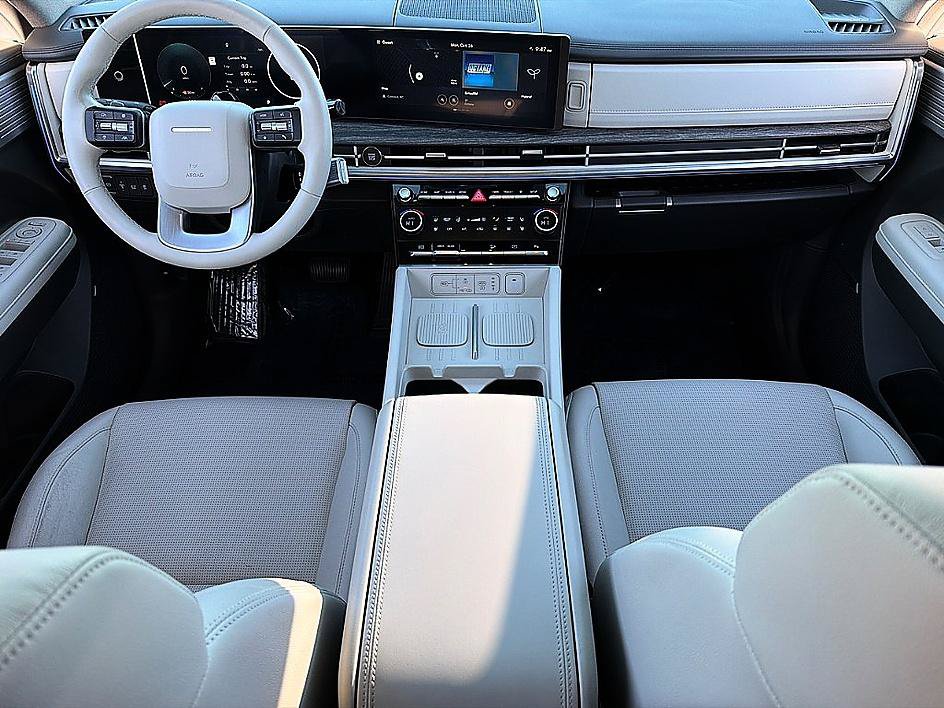 Certified 2025 Hyundai Santa Fe Limited FWD image 6