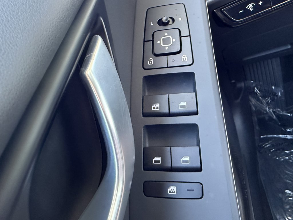 Used 2025 Kia Niro Wind FWD image 28