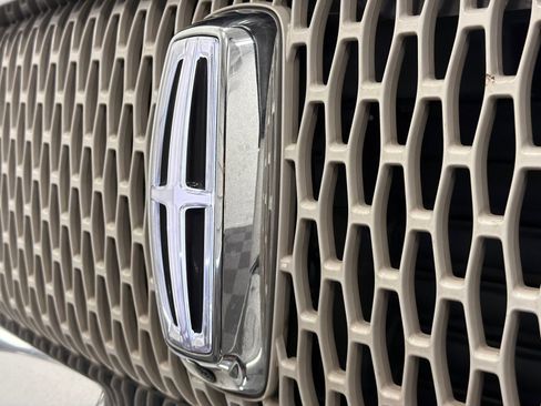 Used 2022 Lincoln Navigator L Reserve AWD/4WD image 17