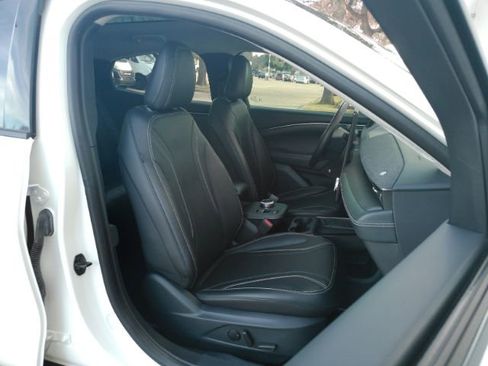 Used 2021 Ford Mustang Mach-E Premium image 21