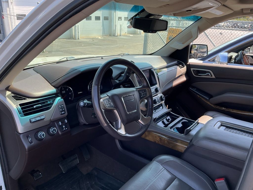 Used 2017 GMC Yukon Denali w/ Open Road Package AWD/4WD image 12