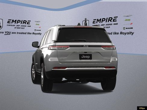 New 2025 Jeep Grand Cherokee Laredo X w/ Luxury Tech Group I AWD/4WD image 16