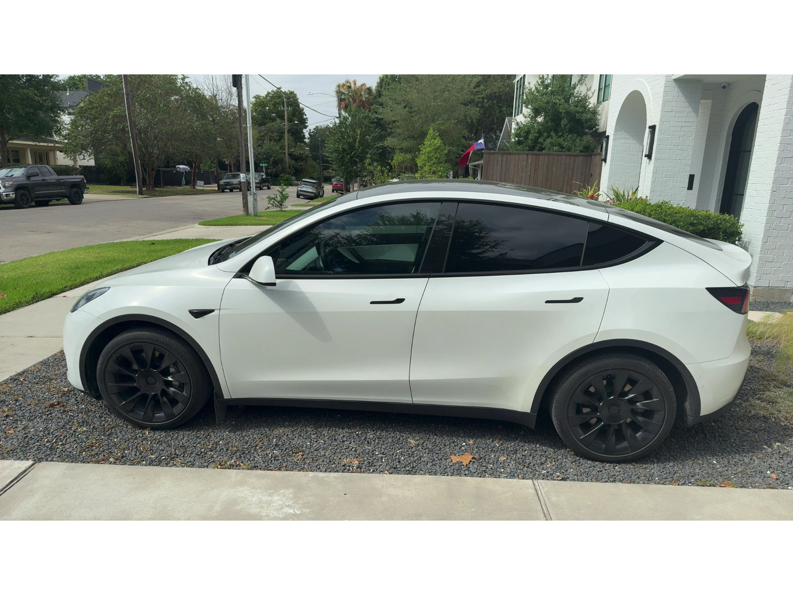 Used 2021 Tesla Model Y Long Range AWD/4WD image 2