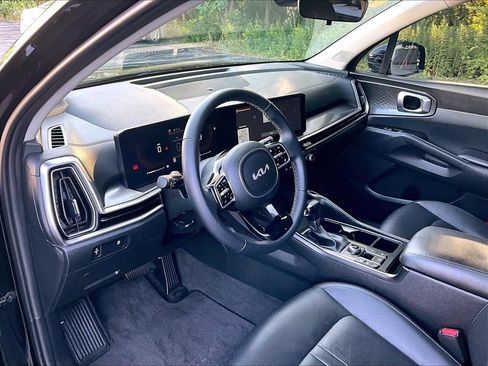 Used 2025 Kia Sorento S AWD/4WD image 8