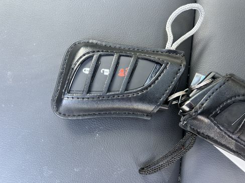 Used 2024 Lexus UX 250h FWD image 34