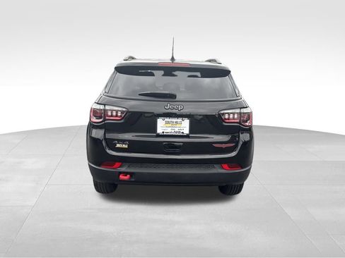 Used 2022 Jeep Compass Trailhawk image 9