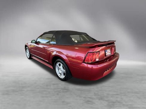 Used 2003 Ford Mustang Convertible RWD image 6