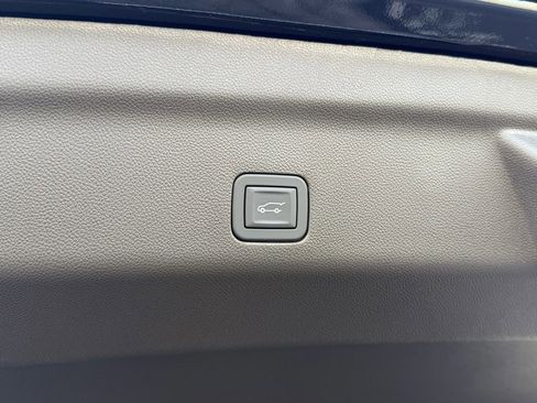 New 2026 GMC Yukon XL Elevation w/ Elevation Premium Package image 11