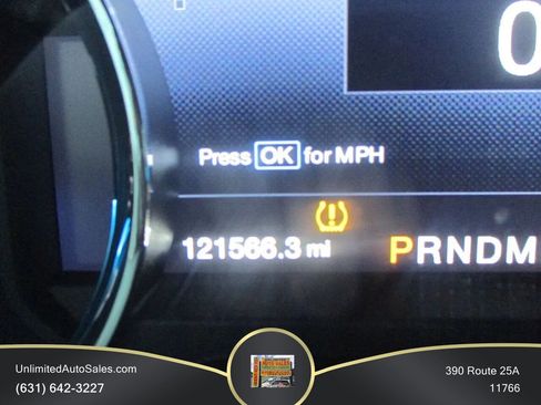 Used 2016 Ford F150 Platinum w/ Equipment Group 701A Luxury AWD/4WD image 18