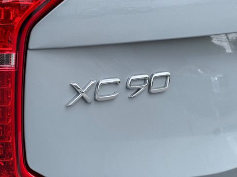 Certified 2024 Volvo XC90 T8 Plus w/ Protection Package Premier AWD/4WD image 33