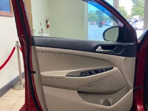 Used 2021 Hyundai Tucson Limited AWD/4WD image 8