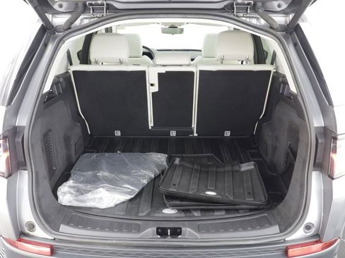 Used 2020 Land Rover Discovery Sport SE AWD/4WD image 19