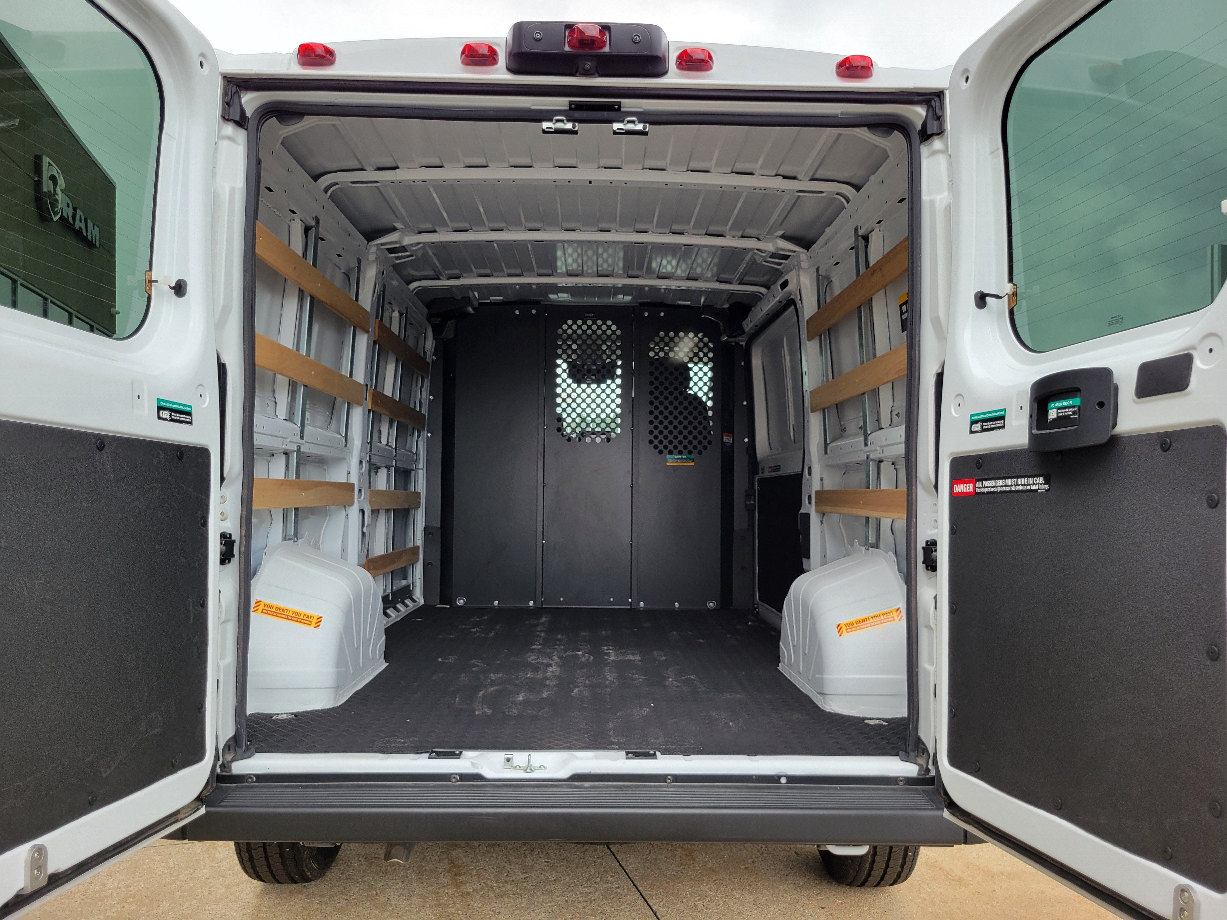 Used 2025 RAM ProMaster 2500 w/ U-Haul Equipment Group FWD image 18