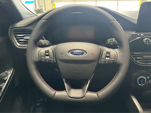 New 2025 Ford Escape ST-Line w/ Cold Weather Package AWD/4WD image 8