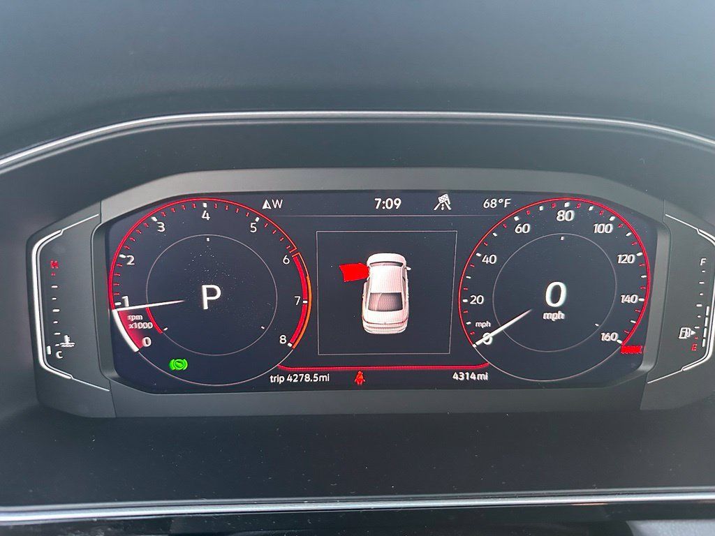 Used 2025 Volkswagen Jetta SEL FWD image 21