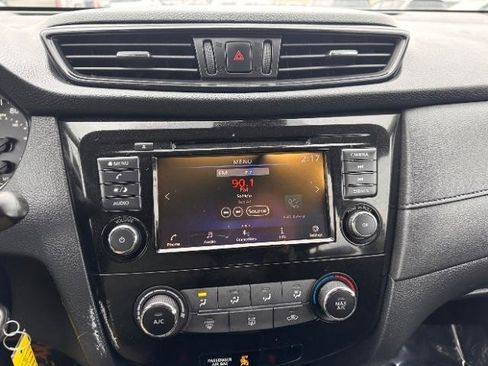 Used 2020 Nissan Rogue S AWD/4WD image 25