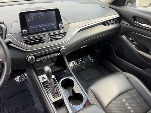 Used 2024 Nissan Altima 2.5 SR image 18