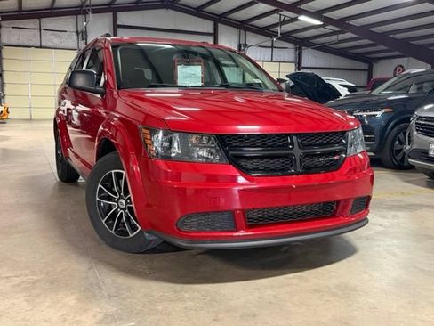 Used 2018 Dodge Journey SE w/ Popular Equipment Group FWD image 1