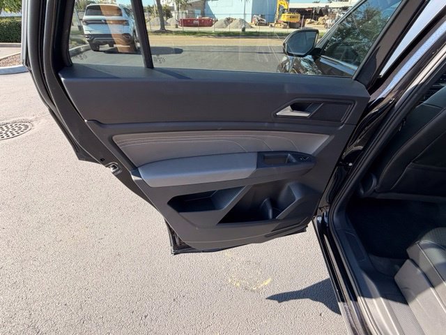 Certified 2021 Volkswagen Atlas Cross Sport SE FWD image 7