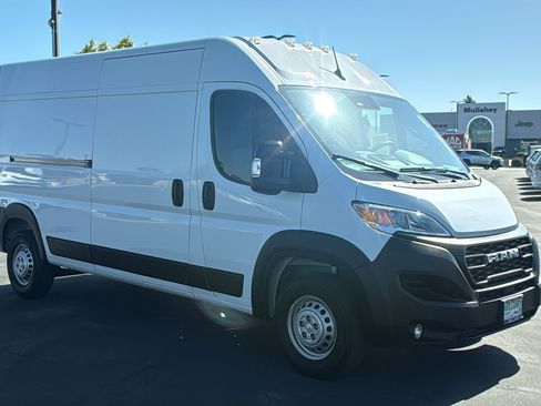Used 2025 RAM ProMaster 2500 w/ Convenience Group FWD image 1