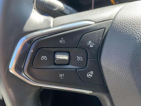 Used 2025 Chevrolet Trax LT w/ LT Convenience Package FWD image 20