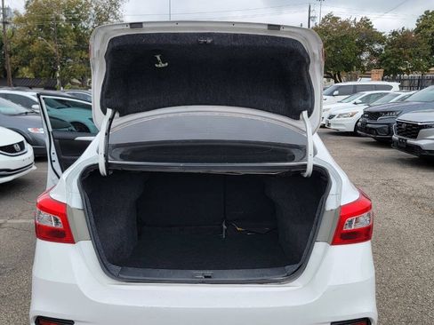 Used 2019 Nissan Sentra S w/ Appearance Package FWD image 9