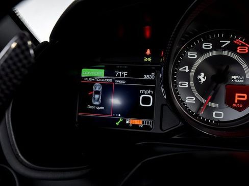 Certified 2019 Ferrari Portofino image 37