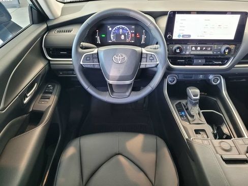 Used 2026 Toyota Grand Highlander AWD Hybrid image 16