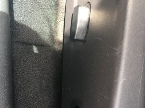 Used 2013 Dodge Challenger SXT RWD image 8