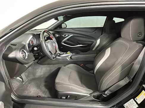 Used 2022 Chevrolet Camaro LT w/ Technology Package RWD image 11