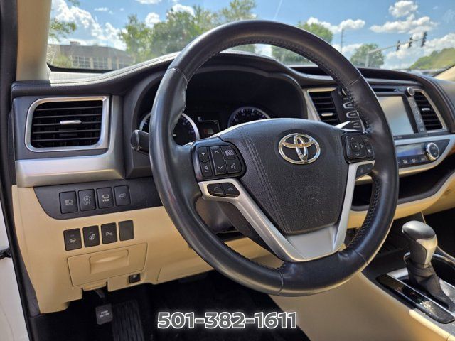Used 2019 Toyota Highlander Limited Platinum FWD image 10