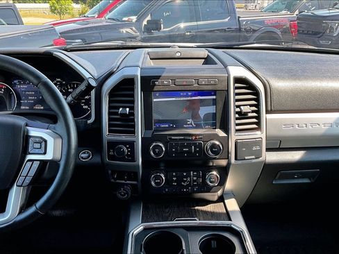 Used 2021 Ford F250 Lariat w/ Lariat Ultimate Package AWD/4WD image 13