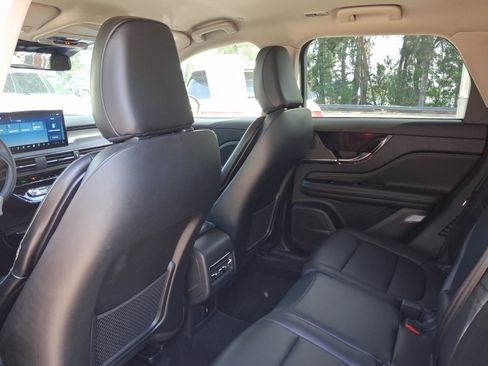 Certified 2025 Lincoln Corsair FWD image 5