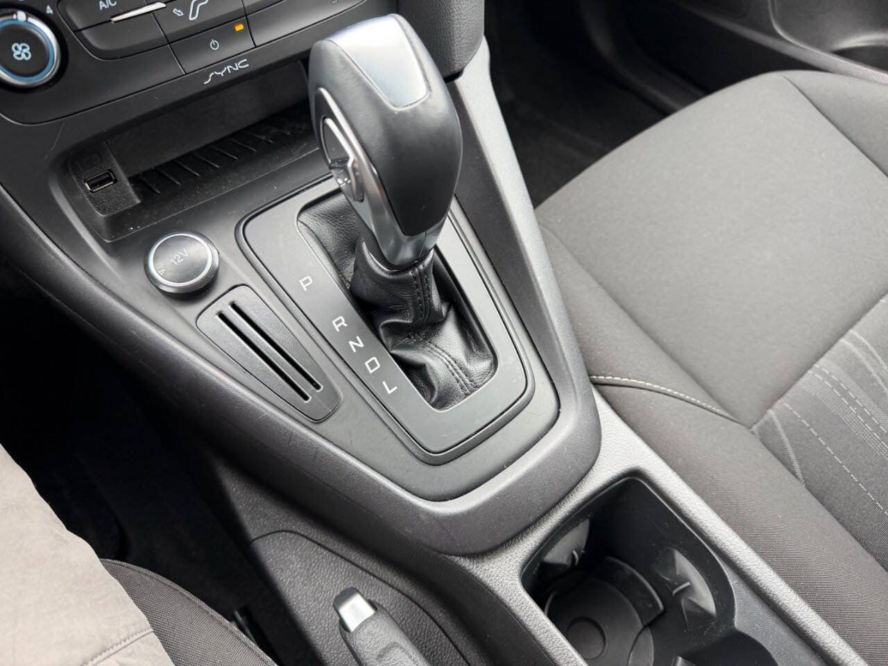 Used 2016 Ford Focus SE FWD image 13