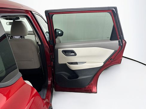 Used 2025 Nissan Rogue SV AWD/4WD image 31