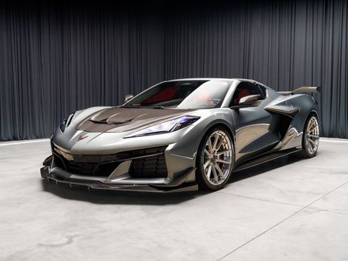 Used 2024 Chevrolet Corvette Z06 RWD image 23
