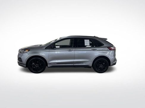 Used 2022 Ford Edge SE w/ Black Appearance Package image 2