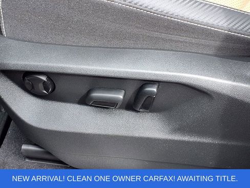 Used 2024 Volkswagen Atlas Cross Sport SE w/ Panoramic Sunroof Package FWD image 4