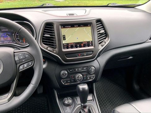 Used 2022 Jeep Cherokee Trailhawk w/ Sound & Nav Group AWD/4WD image 6