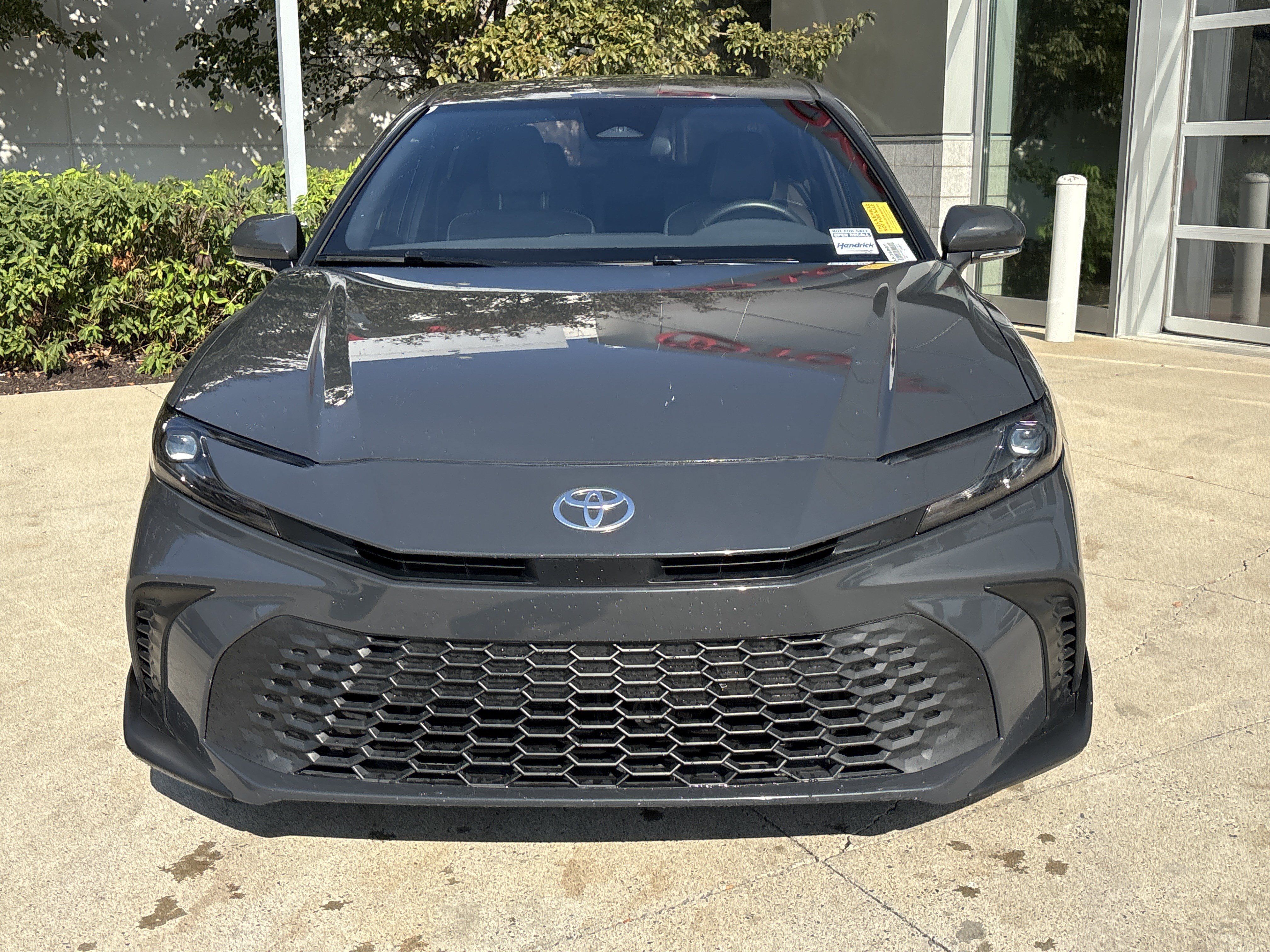 Used 2025 Toyota Camry SE FWD image 5