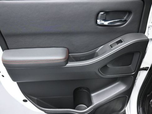 Used 2022 Nissan Frontier PRO-4X w/ Off-Road Protection Package image 31