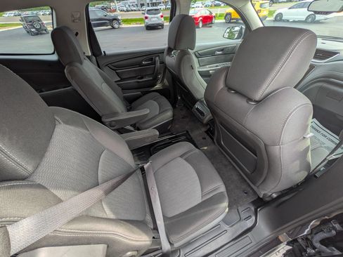 Used 2017 Chevrolet Traverse LT w/ LPO, 'HIT The Road' Package FWD image 31