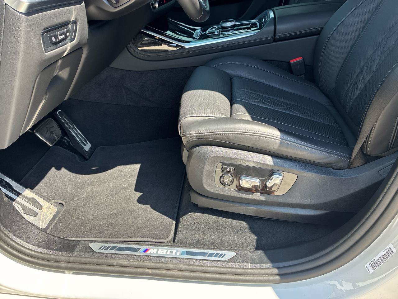 Used 2025 BMW X7 M60i w/ Executive Package AWD/4WD image 26