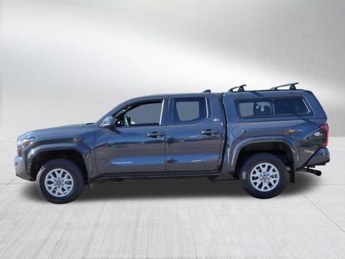 Certified 2024 Toyota Tacoma SR5 AWD/4WD image 5